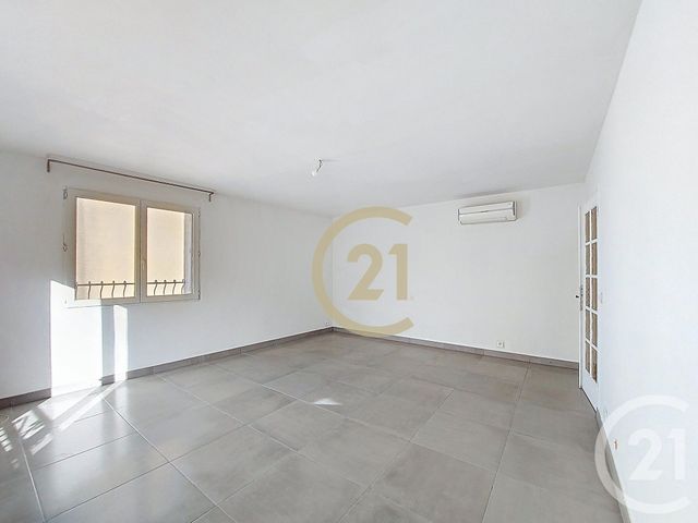 Appartement F3 &agrave; louer - 3 pi&egrave;ces - 86,92 m2 - Remoulins - 30 - LANGUEDOC-ROUSSILLON