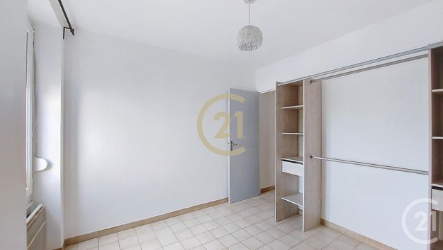 Appartement F4 à louer - 4 pièces - 95,74 m2 - Remoulins - 30 - LANGUEDOC-ROUSSILLON