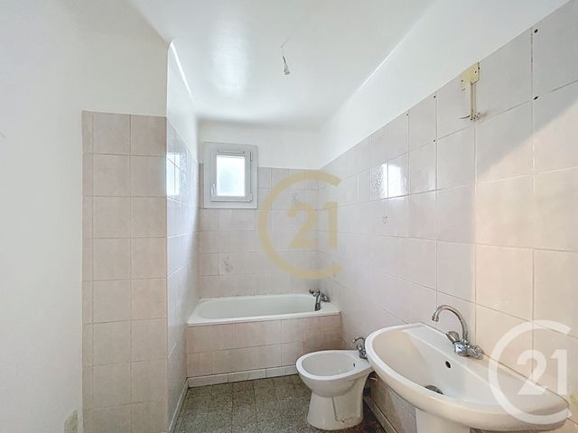 Appartement F3 &agrave; vendre - 3 pi&egrave;ces - 55,85 m2 - Nimes - 30 - LANGUEDOC-ROUSSILLON