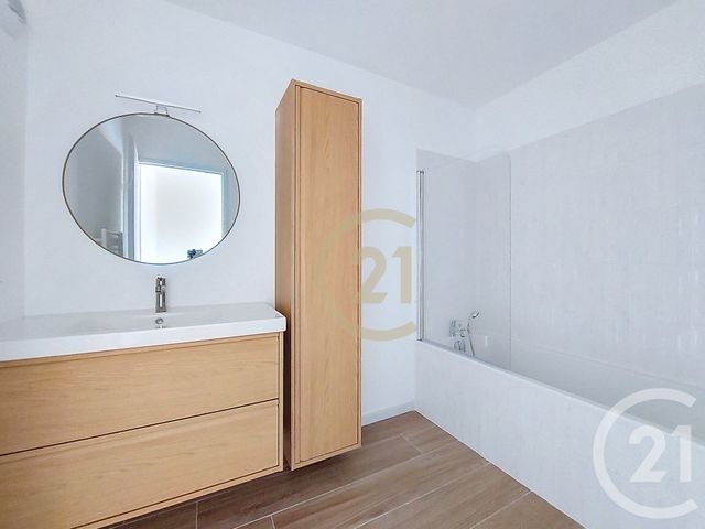 Appartement F2 &agrave; louer - 2 pi&egrave;ces - 48,88 m2 - Uzes - 30 - LANGUEDOC-ROUSSILLON