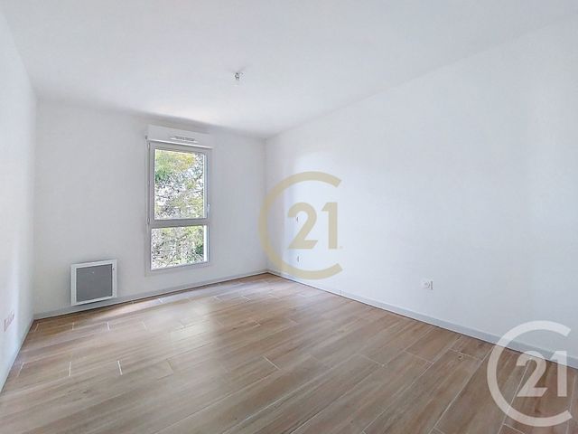 Appartement F2 &agrave; louer - 2 pi&egrave;ces - 48,88 m2 - Uzes - 30 - LANGUEDOC-ROUSSILLON