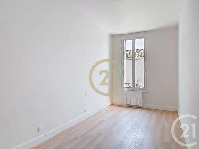 Appartement F4 &agrave; louer - 4 pi&egrave;ces - 99,26 m2 - Remoulins - 30 - LANGUEDOC-ROUSSILLON