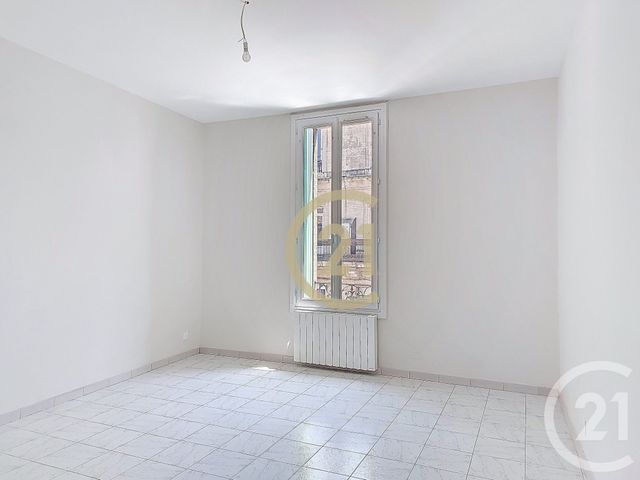 Appartement F4 &agrave; louer - 4 pi&egrave;ces - 99,26 m2 - Remoulins - 30 - LANGUEDOC-ROUSSILLON