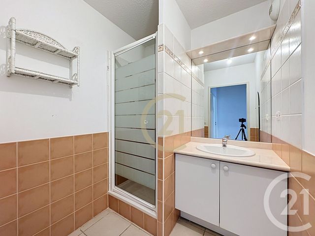 Appartement F3 &agrave; vendre - 3 pi&egrave;ces - 70 m2 - Uzes - 30 - LANGUEDOC-ROUSSILLON