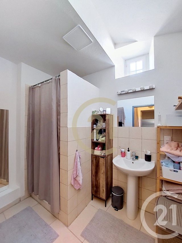 Appartement F3 &agrave; louer - 3 pi&egrave;ces - 76,41 m2 - Domazan - 30 - LANGUEDOC-ROUSSILLON