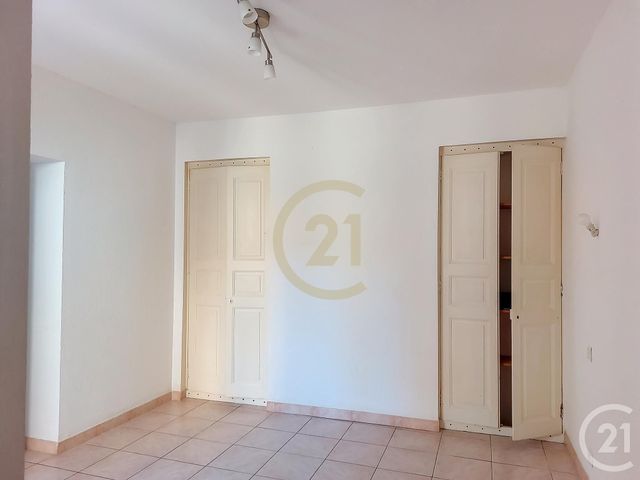 Appartement F2 &agrave; louer - 2 pi&egrave;ces - 35,77 m2 - Boulbon - 13 - PROVENCE-ALPES-COTE-D-AZUR