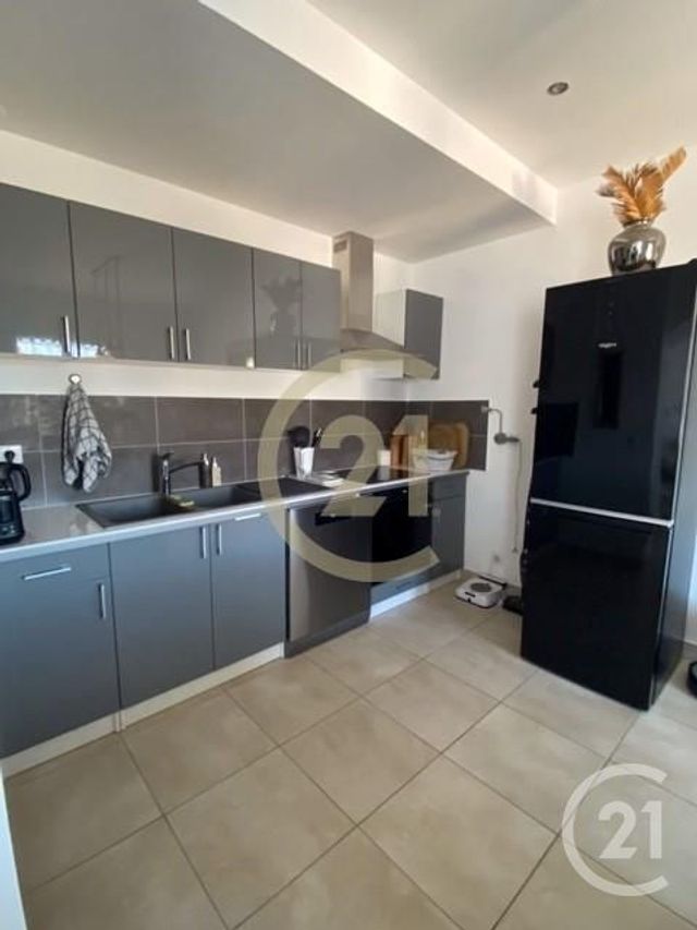 Maison &agrave; louer - 4 pi&egrave;ces - 95,47 m2 - Remoulins - 30 - LANGUEDOC-ROUSSILLON