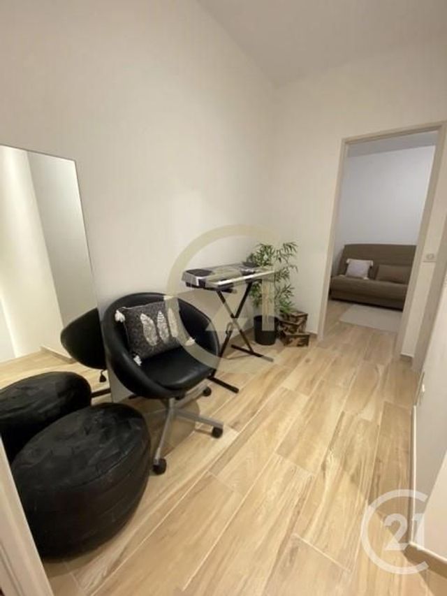 Maison &agrave; louer - 4 pi&egrave;ces - 95,47 m2 - Remoulins - 30 - LANGUEDOC-ROUSSILLON