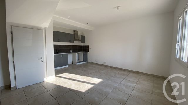 Maison &agrave; louer - 4 pi&egrave;ces - 95,47 m2 - Remoulins - 30 - LANGUEDOC-ROUSSILLON