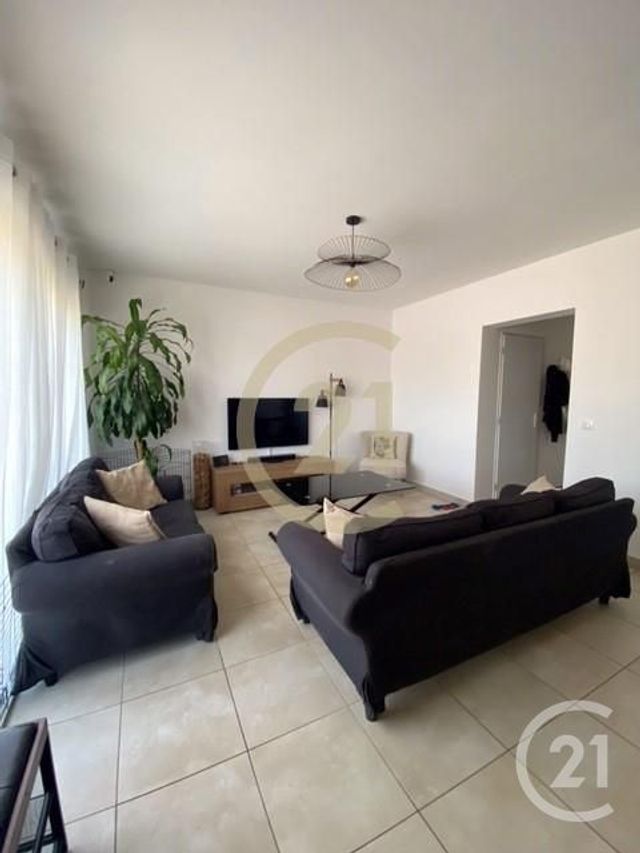 Maison &agrave; louer - 4 pi&egrave;ces - 95,47 m2 - Remoulins - 30 - LANGUEDOC-ROUSSILLON