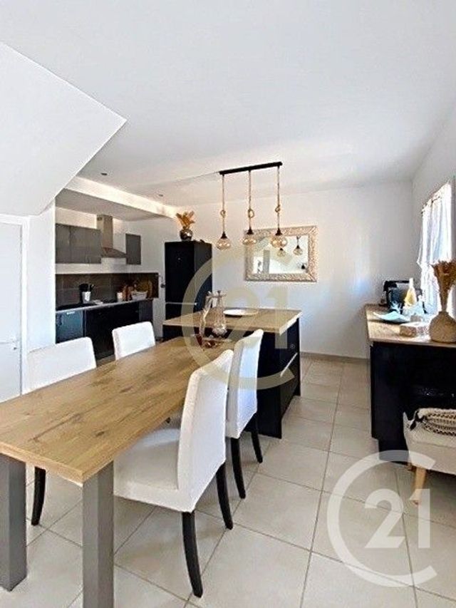Maison &agrave; louer - 4 pi&egrave;ces - 95,47 m2 - Remoulins - 30 - LANGUEDOC-ROUSSILLON