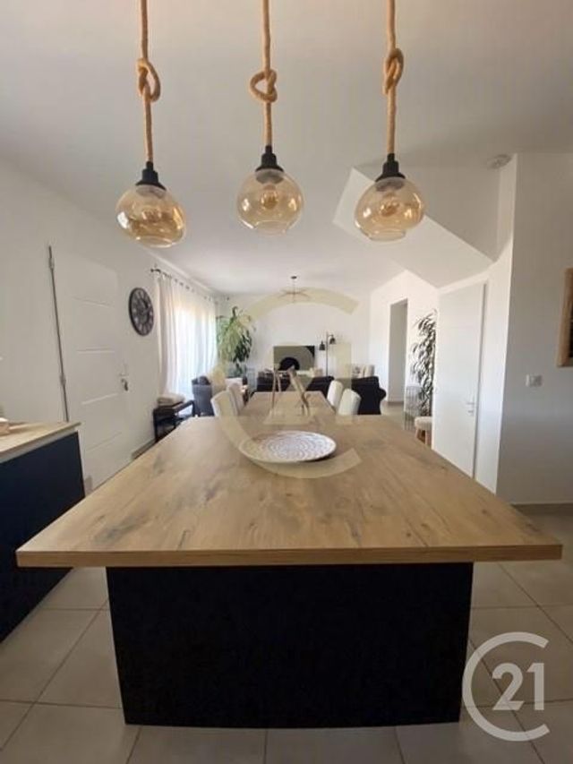 Maison &agrave; louer - 4 pi&egrave;ces - 95,47 m2 - Remoulins - 30 - LANGUEDOC-ROUSSILLON