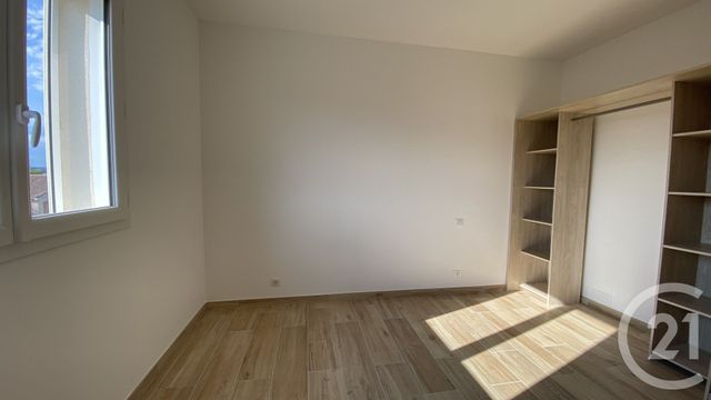 Maison &agrave; louer - 4 pi&egrave;ces - 95,47 m2 - Remoulins - 30 - LANGUEDOC-ROUSSILLON