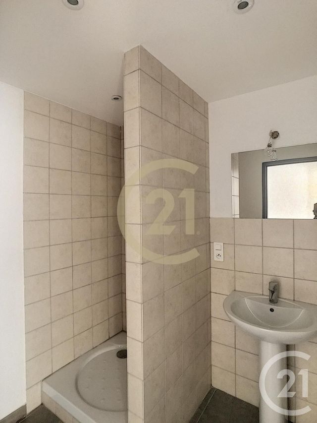 Appartement F2 &agrave; louer - 2 pi&egrave;ces - 37,39 m2 - Domazan - 30 - LANGUEDOC-ROUSSILLON