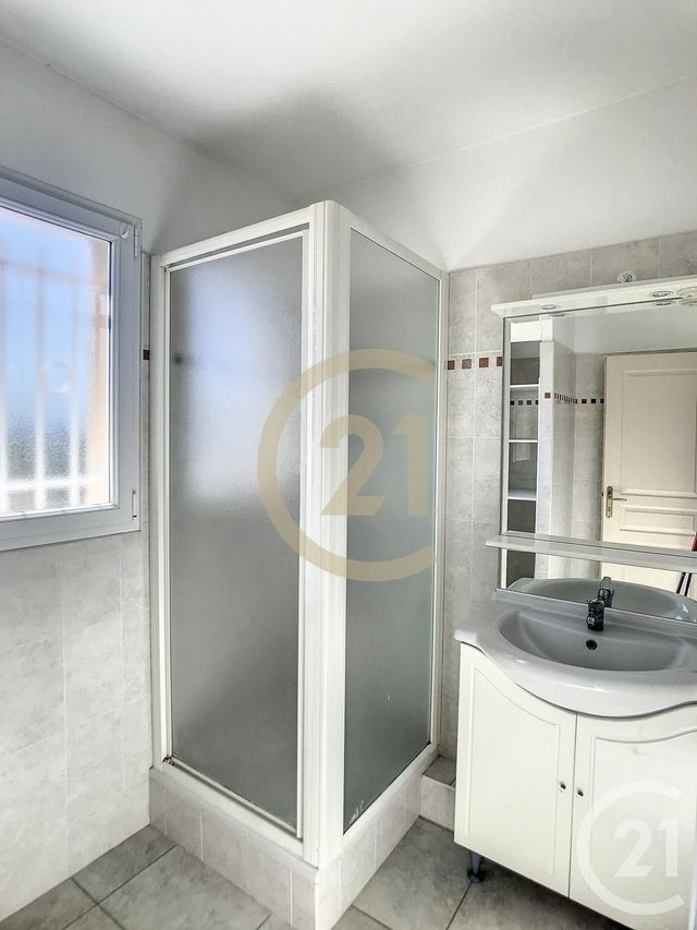 Appartement F2 &agrave; louer - 2 pi&egrave;ces - 36,29 m2 - Roquemaure - 30 - LANGUEDOC-ROUSSILLON