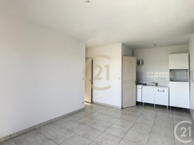 Appartement F2 &agrave; louer - 2 pi&egrave;ces - 36,29 m2 - Roquemaure - 30 - LANGUEDOC-ROUSSILLON