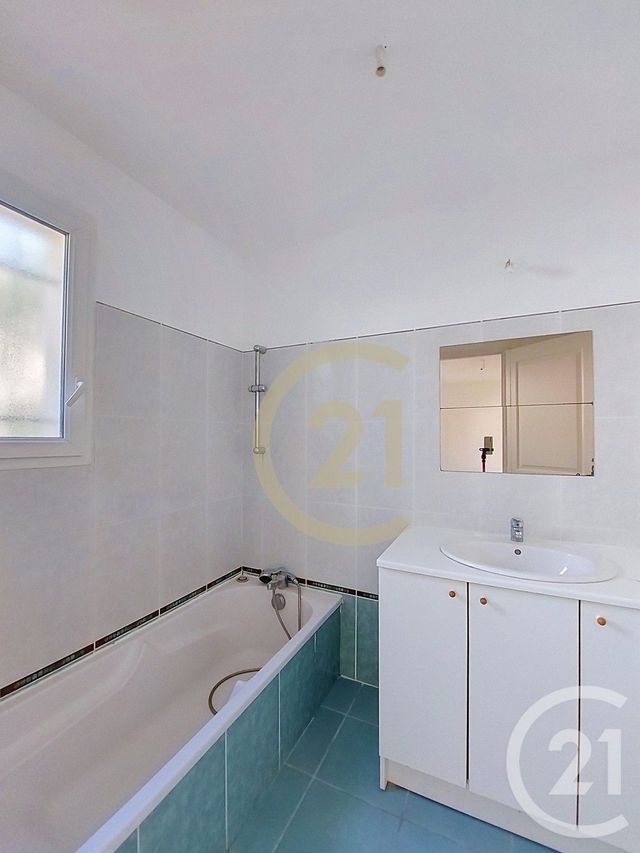 Maison &agrave; louer - 4 pi&egrave;ces - 88,59 m2 - Castillon Du Gard - 30 - LANGUEDOC-ROUSSILLON