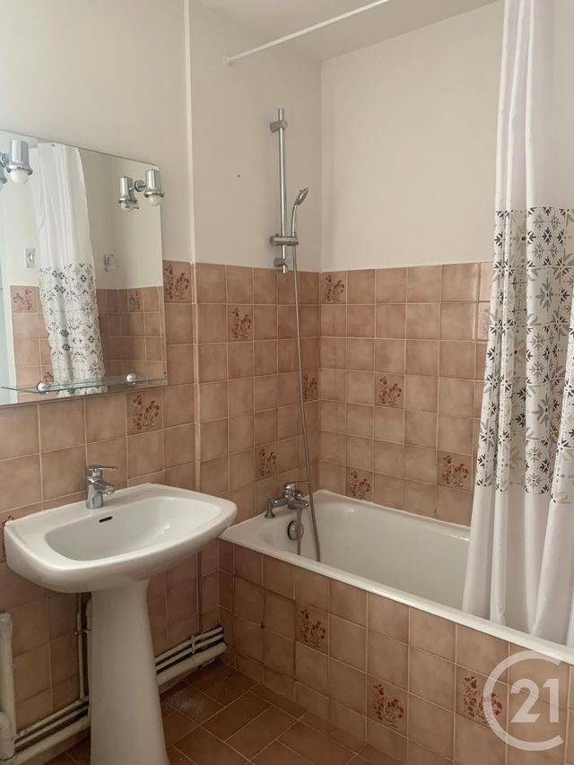 Appartement F1 &agrave; louer - 1 pi&egrave;ce - 32,65 m2 - Villeneuve Les Avignon - 30 - LANGUEDOC-ROUSSILLON