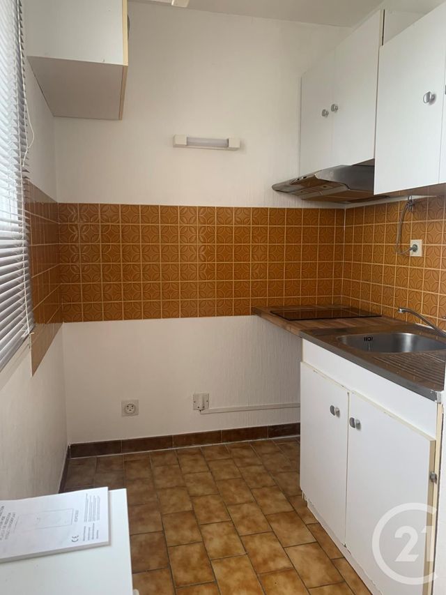 Appartement F1 &agrave; louer - 1 pi&egrave;ce - 32,65 m2 - Villeneuve Les Avignon - 30 - LANGUEDOC-ROUSSILLON