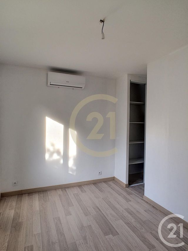 Maison &agrave; louer - 3 pi&egrave;ces - 63,90 m2 - Remoulins - 30 - LANGUEDOC-ROUSSILLON