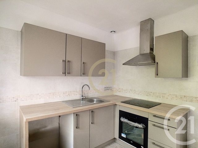 Maison &agrave; louer - 3 pi&egrave;ces - 63,90 m2 - Remoulins - 30 - LANGUEDOC-ROUSSILLON