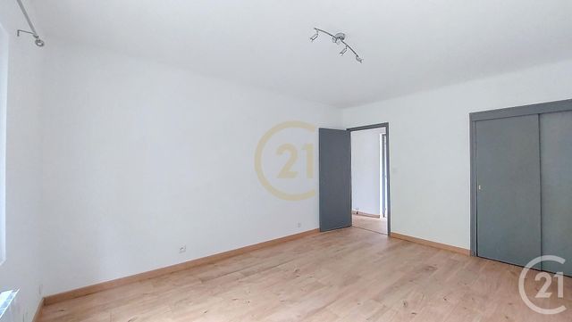 Appartement F3 &agrave; louer - 3 pi&egrave;ces - 63,10 m2 - Remoulins - 30 - LANGUEDOC-ROUSSILLON