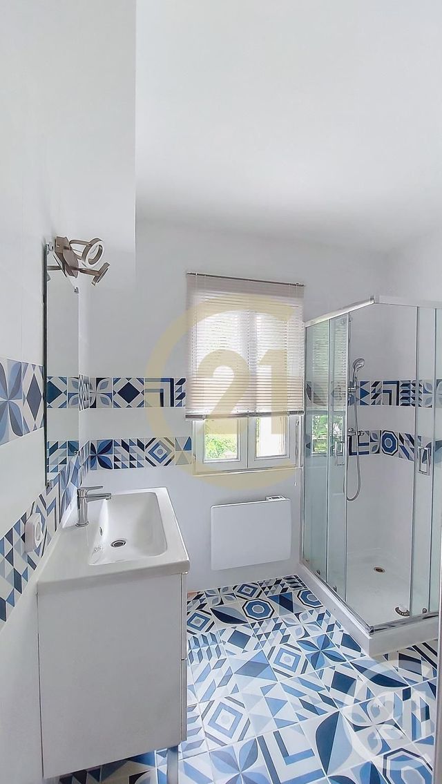 Appartement F3 &agrave; louer - 3 pi&egrave;ces - 63,10 m2 - Remoulins - 30 - LANGUEDOC-ROUSSILLON
