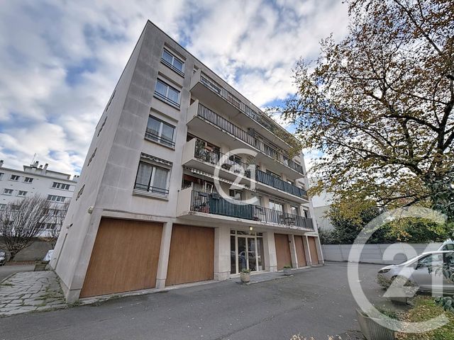 Appartement Studio à vendre - 2 pièces - 46 m2 - Montreuil - 93 - ILE-DE-FRANCE