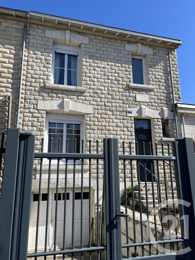 Maison à vendre - 7 pièces - 159 m2 - La Rochelle - 17 - POITOU-CHARENTES