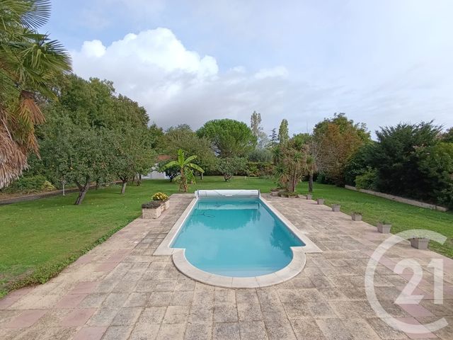 Maison à vendre - 5 pièces - 142 m2 - Croix Chapeau - 17 - POITOU-CHARENTES