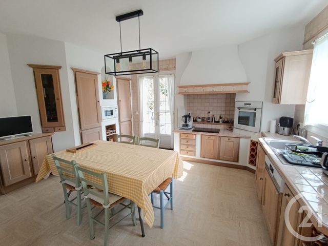 Maison à vendre - 5 pièces - 142 m2 - Croix Chapeau - 17 - POITOU-CHARENTES