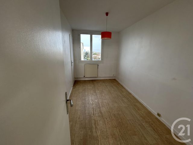 Appartement T4 &agrave; louer - 4 pi&egrave;ces - 74,92 m2 - La Rochelle - 17 - POITOU-CHARENTES