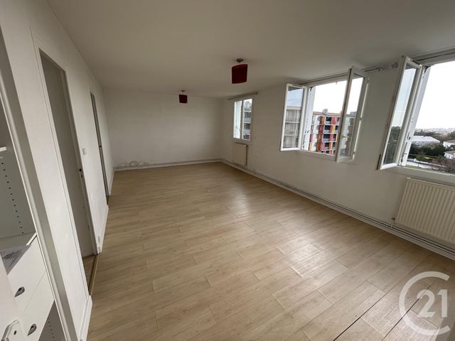 Appartement T4 &agrave; louer - 4 pi&egrave;ces - 74,92 m2 - La Rochelle - 17 - POITOU-CHARENTES