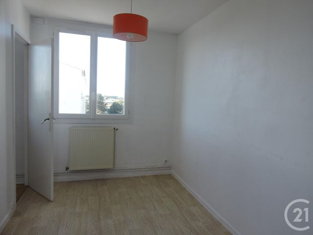 Appartement T4 &agrave; louer - 4 pi&egrave;ces - 74,92 m2 - La Rochelle - 17 - POITOU-CHARENTES