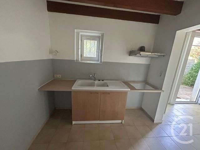 Maison &agrave; louer - 3 pi&egrave;ces - 92 m2 - St Sauveur D Aunis - 17 - POITOU-CHARENTES
