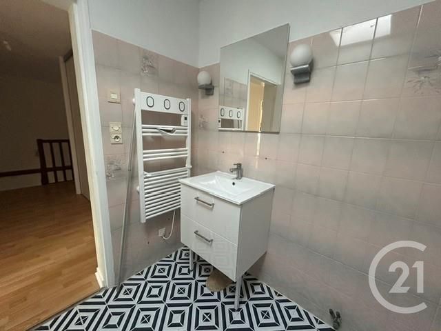 Maison &agrave; louer - 3 pi&egrave;ces - 92 m2 - St Sauveur D Aunis - 17 - POITOU-CHARENTES