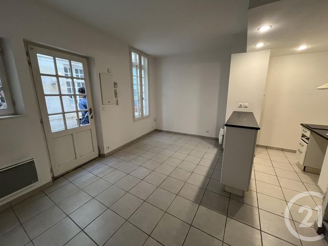 Appartement &agrave; louer - 2 pi&egrave;ces - 37,07 m2 - La Rochelle - 17 - POITOU-CHARENTES
