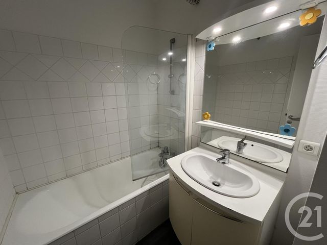 Appartement &agrave; louer - 2 pi&egrave;ces - 37,07 m2 - La Rochelle - 17 - POITOU-CHARENTES