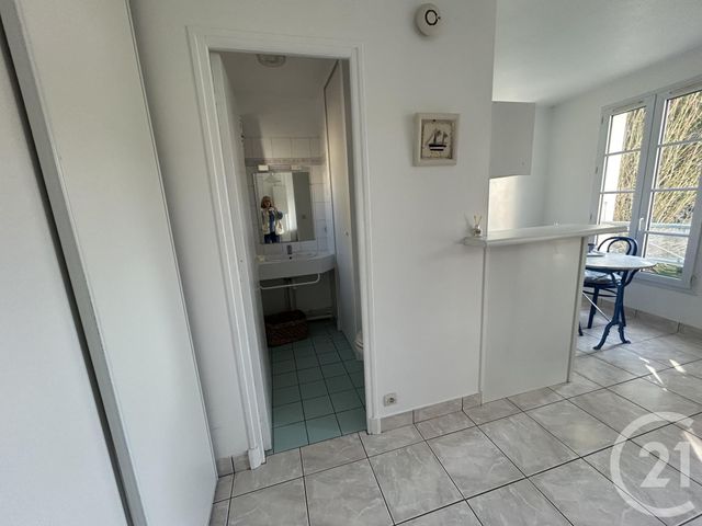 Appartement Studio &agrave; louer - 1 pi&egrave;ce - 17,80 m2 - La Rochelle - 17 - POITOU-CHARENTES