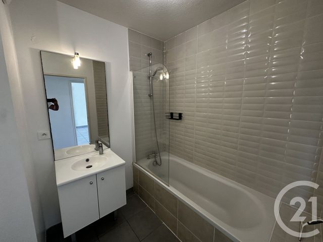 Appartement T3 &agrave; vendre - 3 pi&egrave;ces - 63,80 m2 - La Rochelle - 17 - POITOU-CHARENTES