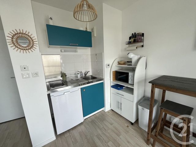 Appartement F1 &agrave; louer - 1 pi&egrave;ce - 19,60 m2 - La Rochelle - 17 - POITOU-CHARENTES