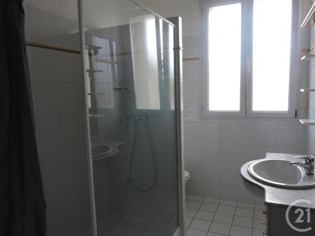 Appartement Chambre &agrave; louer - 1 pi&egrave;ce - 15,30 m2 - Aytre - 17 - POITOU-CHARENTES