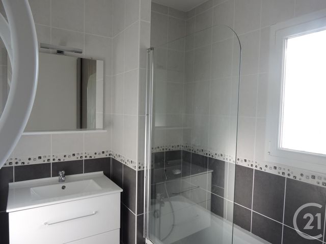 Maison &agrave; louer - 4 pi&egrave;ces - 85 m2 - Charron - 17 - POITOU-CHARENTES