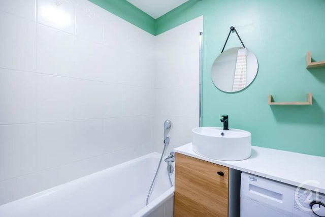 Appartement F3 &agrave; louer - 3 pi&egrave;ces - 62,80 m2 - La Rochelle - 17 - POITOU-CHARENTES