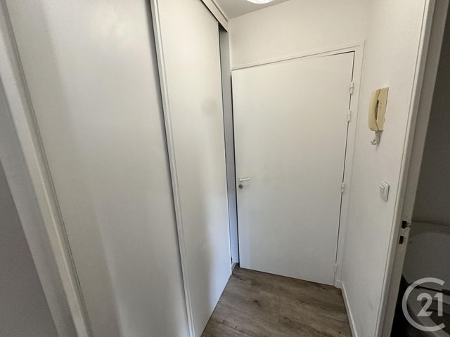 Appartement &agrave; louer - 2 pi&egrave;ces - 35,72 m2 - La Rochelle - 17 - POITOU-CHARENTES