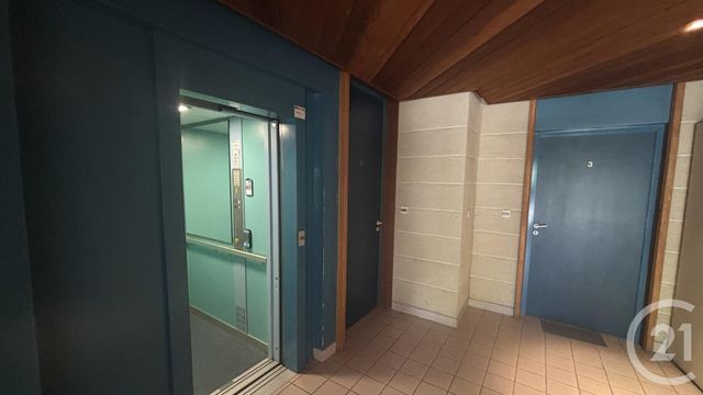 Appartement &agrave; louer - 2 pi&egrave;ces - 35,72 m2 - La Rochelle - 17 - POITOU-CHARENTES