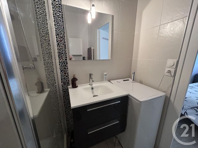 Appartement &agrave; louer - 2 pi&egrave;ces - 30,23 m2 - La Rochelle - 17 - POITOU-CHARENTES