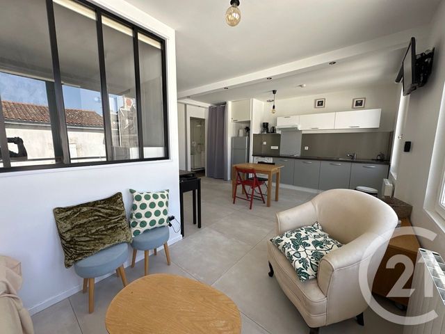 Appartement F2 &agrave; louer - 2 pi&egrave;ces - 37,63 m2 - La Rochelle - 17 - POITOU-CHARENTES