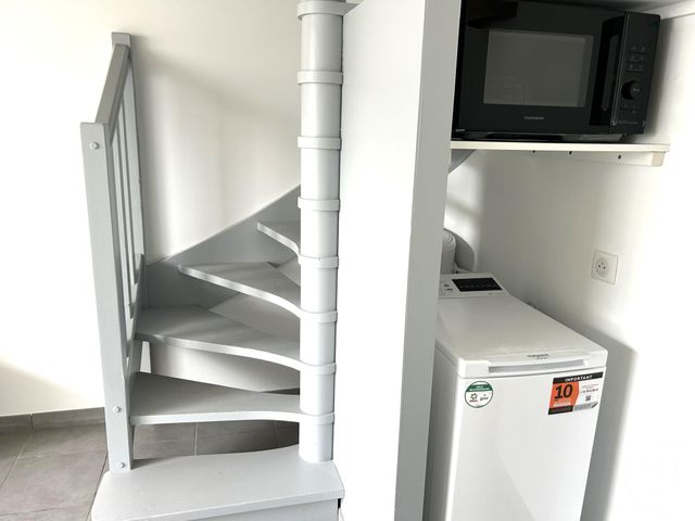 Appartement &agrave; louer - 2 pi&egrave;ces - 27 m2 - La Rochelle - 17 - POITOU-CHARENTES