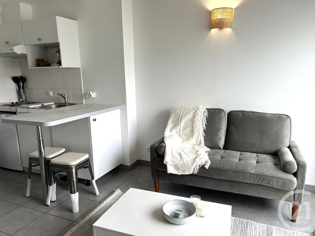 Appartement &agrave; louer - 2 pi&egrave;ces - 27 m2 - La Rochelle - 17 - POITOU-CHARENTES